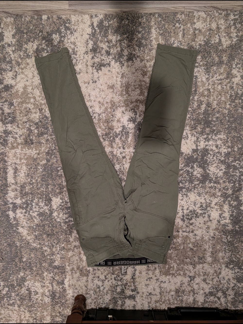 Duluth Trading Co Olive Green Men's Cargo Pants - Picture 3 of 4